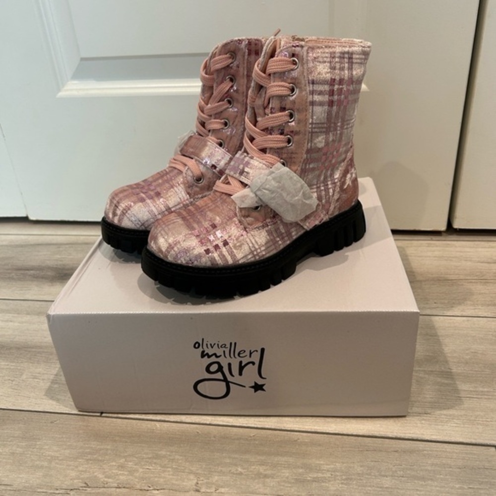 Olivia Miller Girl! Pink plaid high top combat boots size 3 NEW